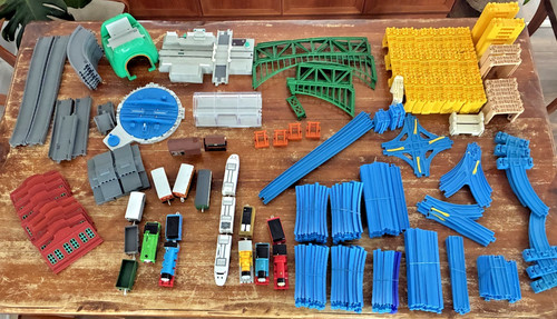Tomy trackmaster thomas train - thomas,