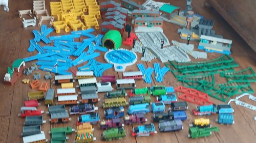 Thomas and friends - thomas,