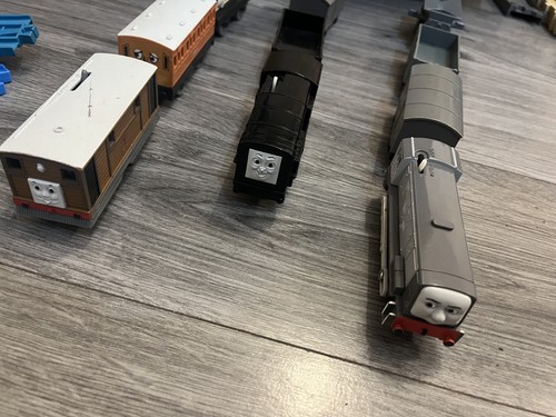 Tomy thomas the tank engine - tomy,