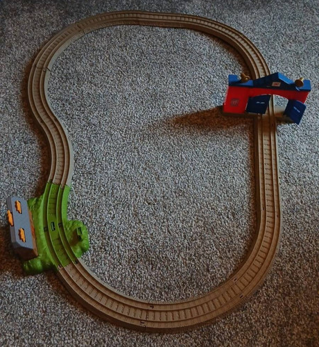 Fisher price trackmaster - fisher,